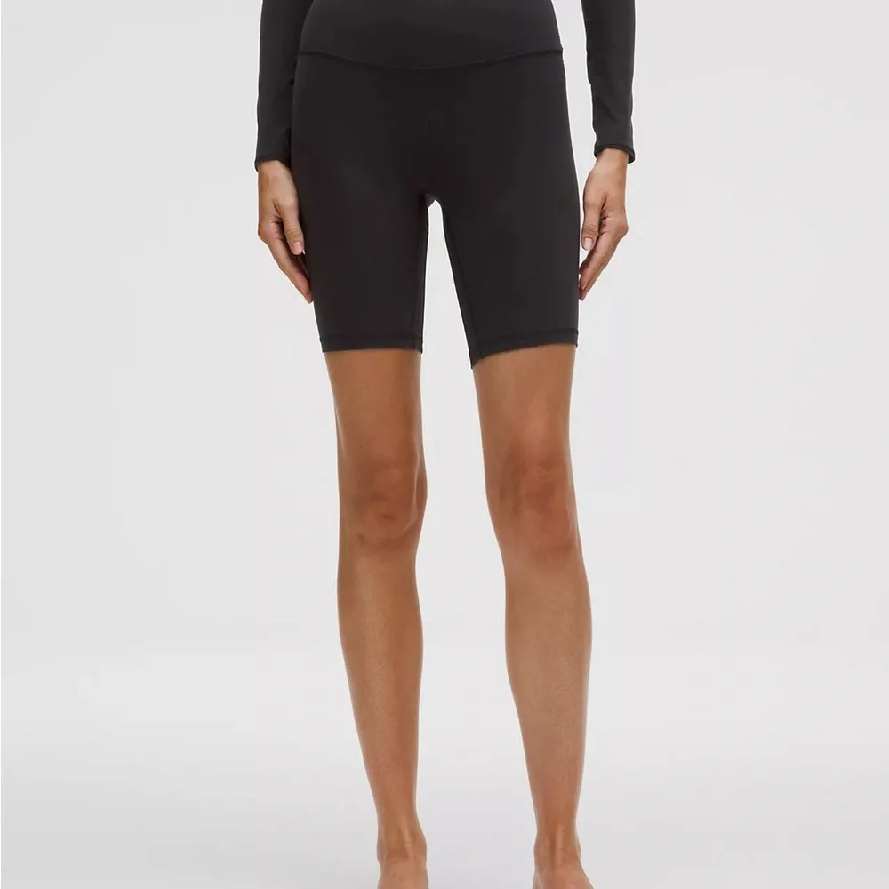 Lululemon Athletica Black Bike Shorts - Align 6 - Picture 3 of 10